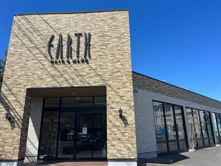 EARTH 小山店の内観・外観1