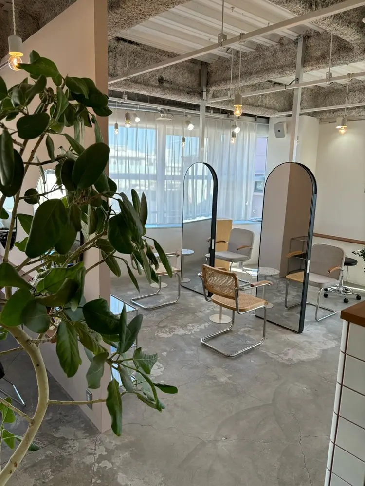 TRENCHの内観・外観1