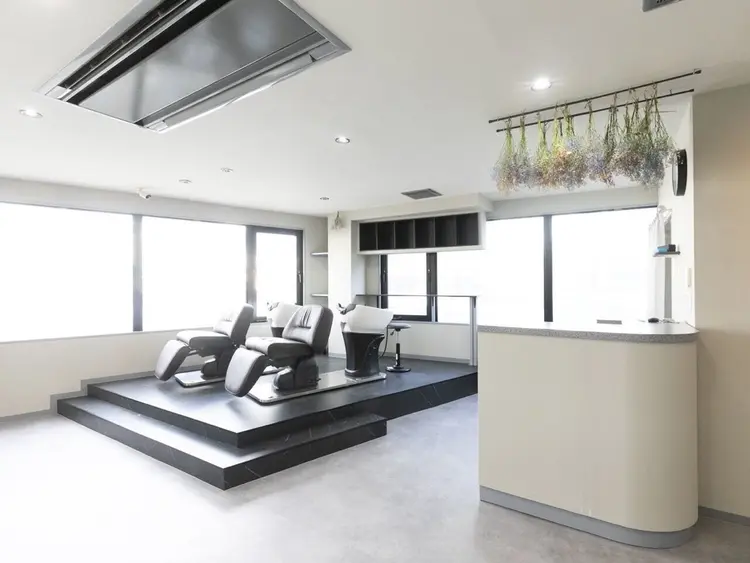 エヌプランツイズミフチュウの内観・外観2