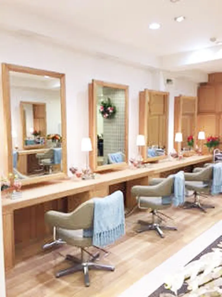 UHair　三軒茶屋店の内観・外観2