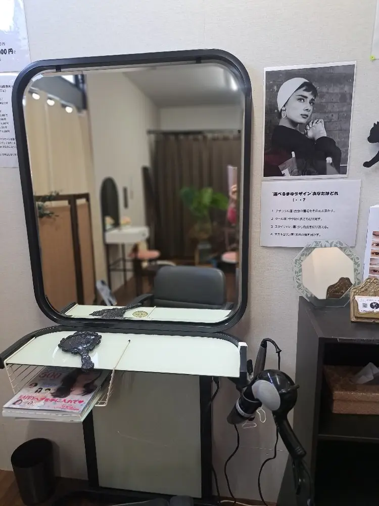 白金ライトワーク『ヘアカット輝』の内観・外観3