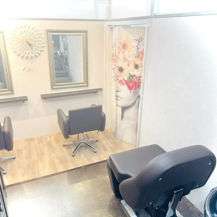 nail＆eyelash　unjourの内観・外観2