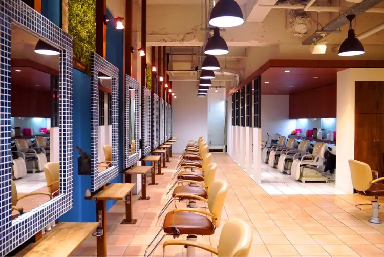 hair&make EARTH 大宮駅前店の内観・外観3