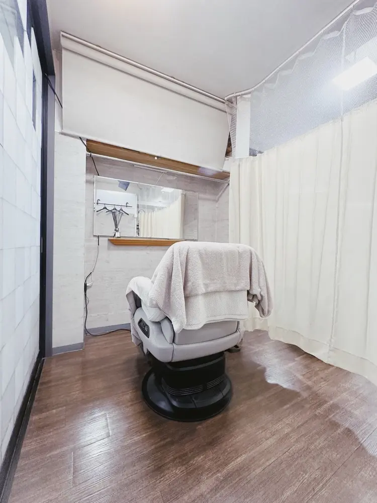 ヘアースタジオF&Fの内観・外観2