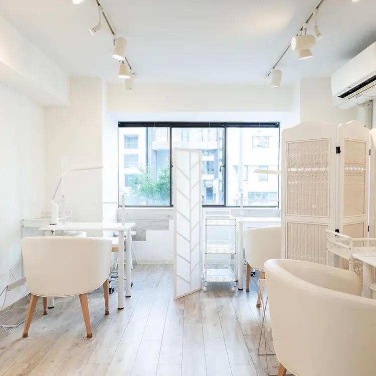 ネイル空間の内観・外観3