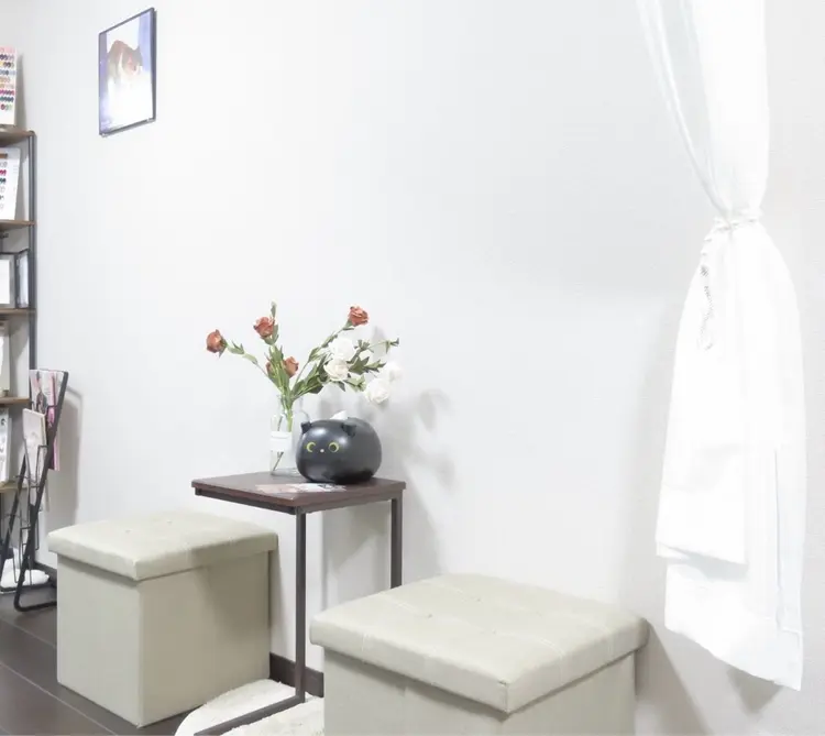 コネコネイルサロンの内観・外観2