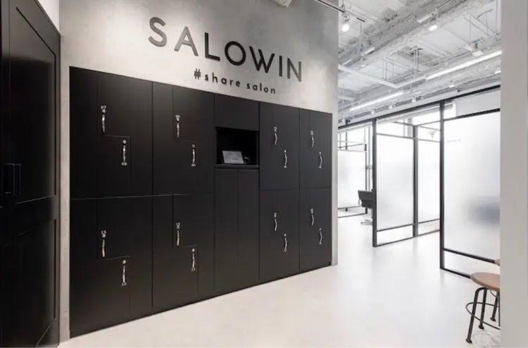 SALOWINの内観・外観2