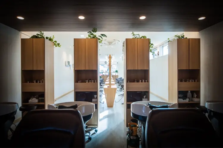 ヘアーメイクポリッシュ桂店の内観・外観3