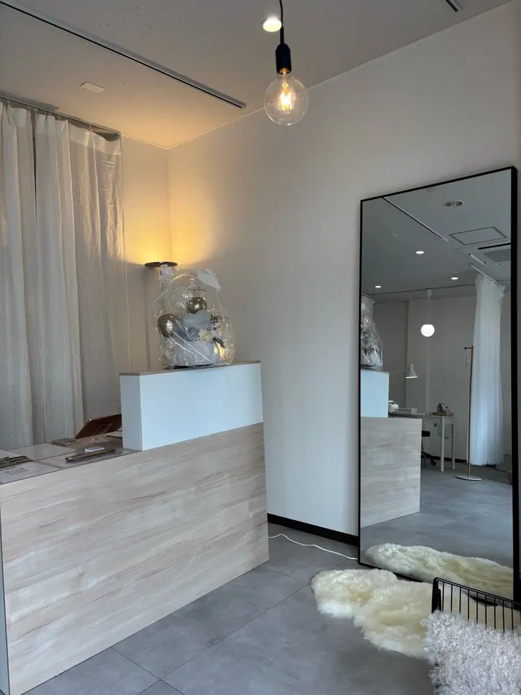 WHITE NAIL甲府昭和店の内観・外観1