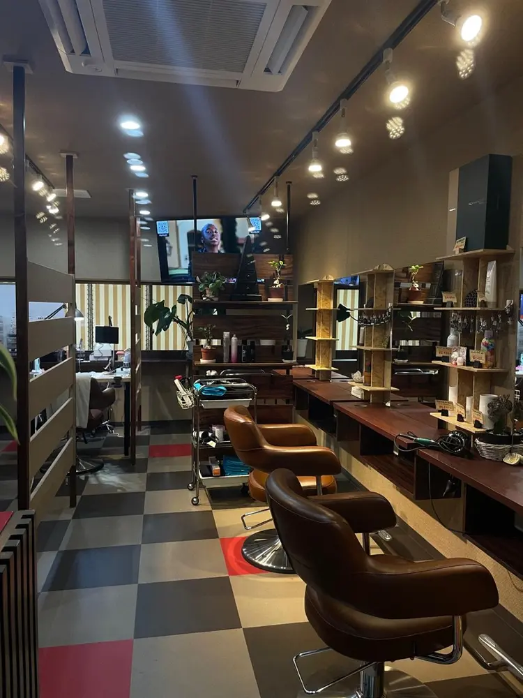 ZION HAIR & BEAUTYの内観・外観1