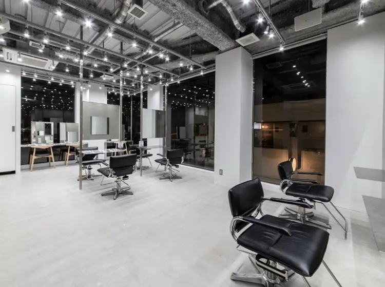 by fifth Man's salon天神大名の内観・外観2