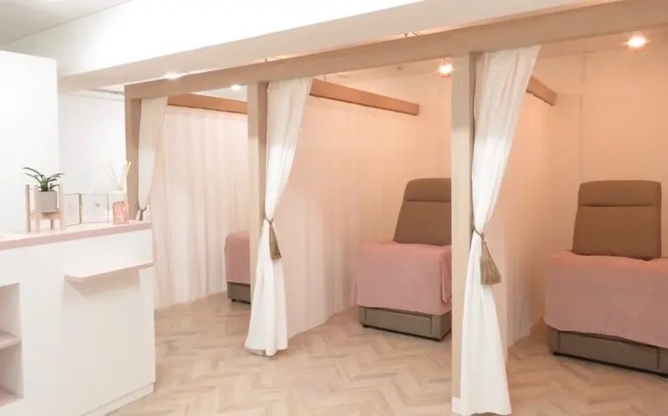 《まつ毛パーマ　眉毛》Kurumi.の内観・外観1