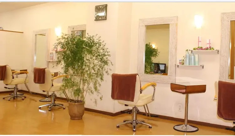 ヘア＆メイク ポトスの内観・外観2