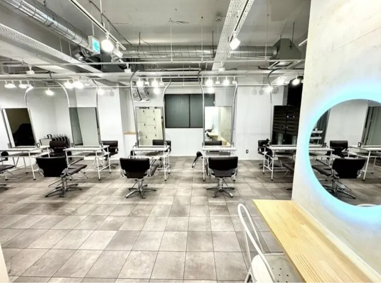 attrait平塚店の内観・外観1