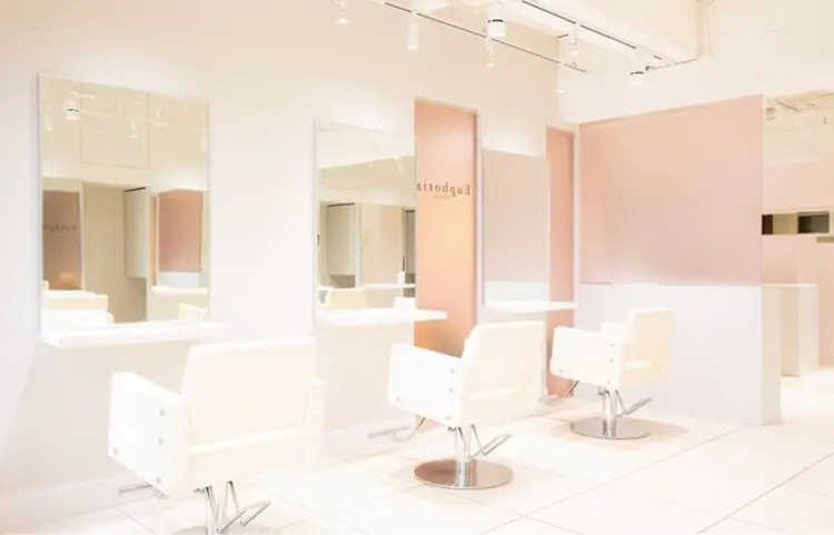 Euphoria 新宿店の内観・外観1