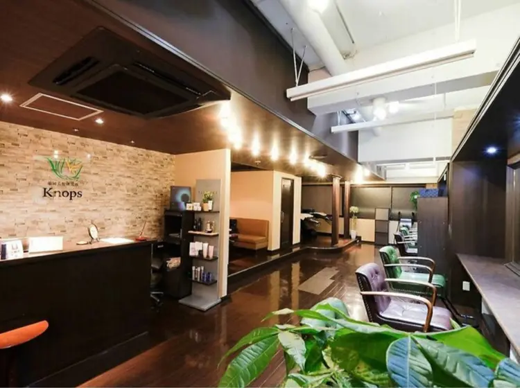 福岡美髪研究所Knops〈髪質改善天神店〉の内観・外観1