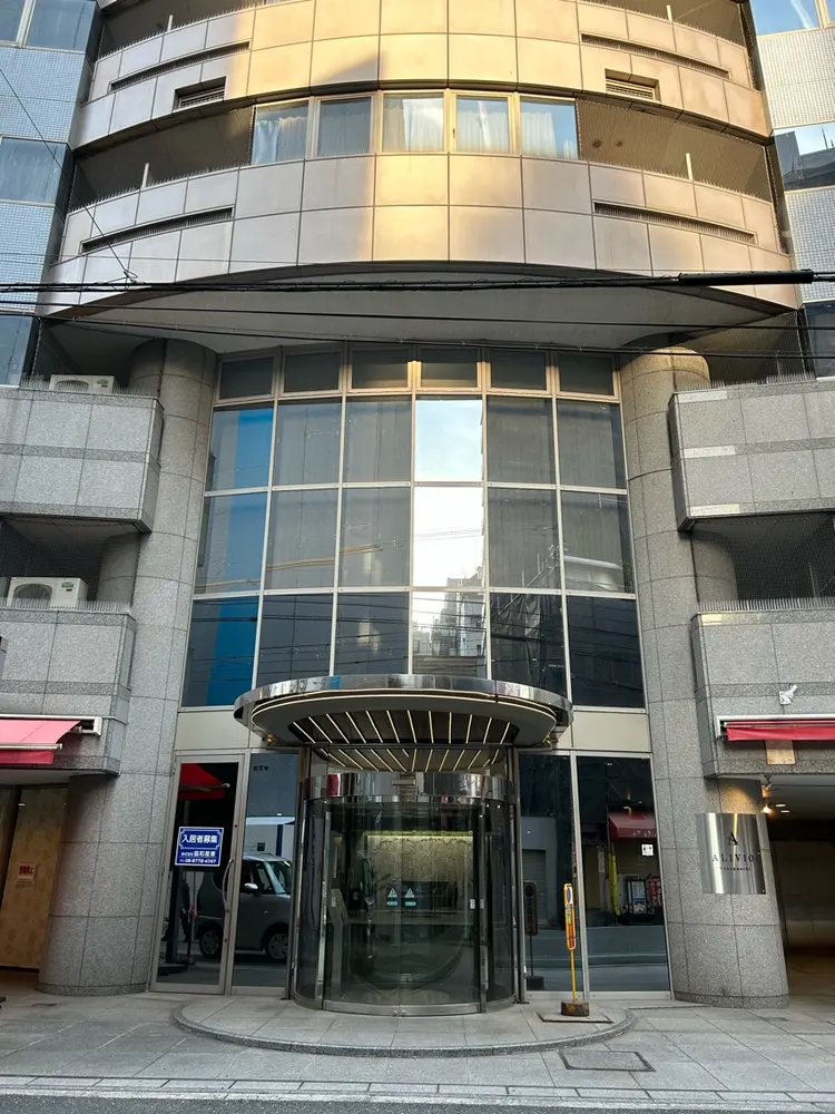 REDの内観・外観1
