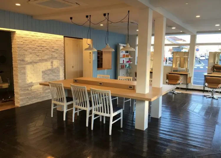 髪質改善美容室 BLUE Hair&Lifeの内観・外観2