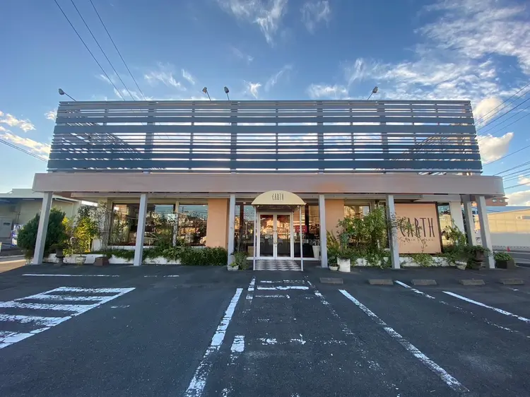 HAIR&MAKE EARTH 南福島店の内観・外観1