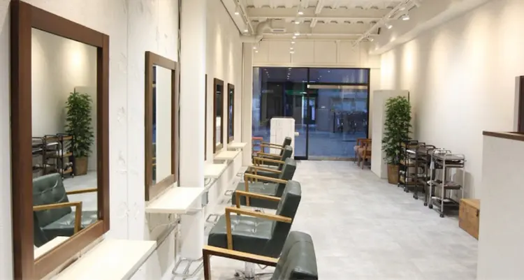 Akatsuki Hair&Beauty【アカツキ ヘアーアンドビューティー】の内観・外観2