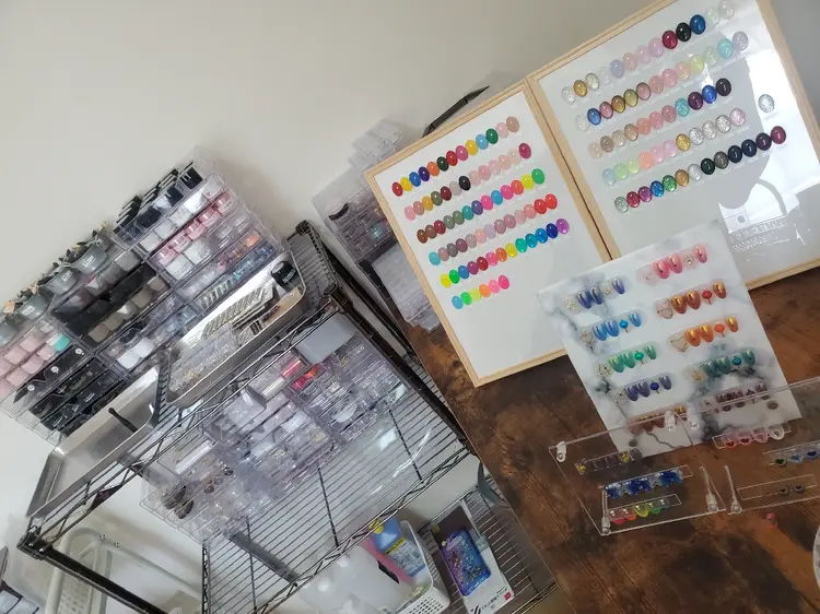 nail salon Charmed~チャームド~の内観・外観1