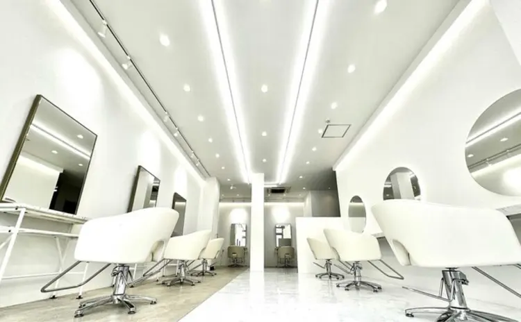 BLUE HAIR盛岡店の内観・外観1