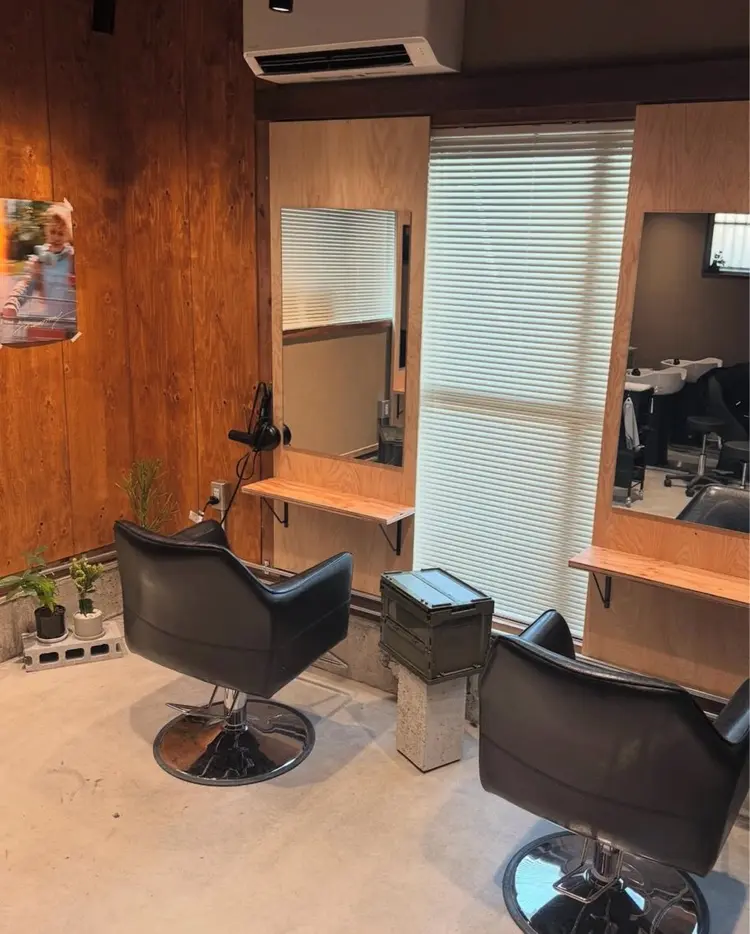 SOMEWHEREの内観・外観1