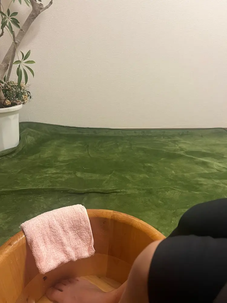 遊べる足湯サロン🌸はなひらの内観・外観1