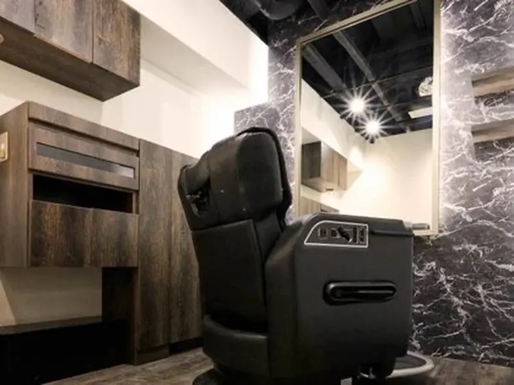 LAVIE NEW STANDARD BARBER 両国店の内観・外観1