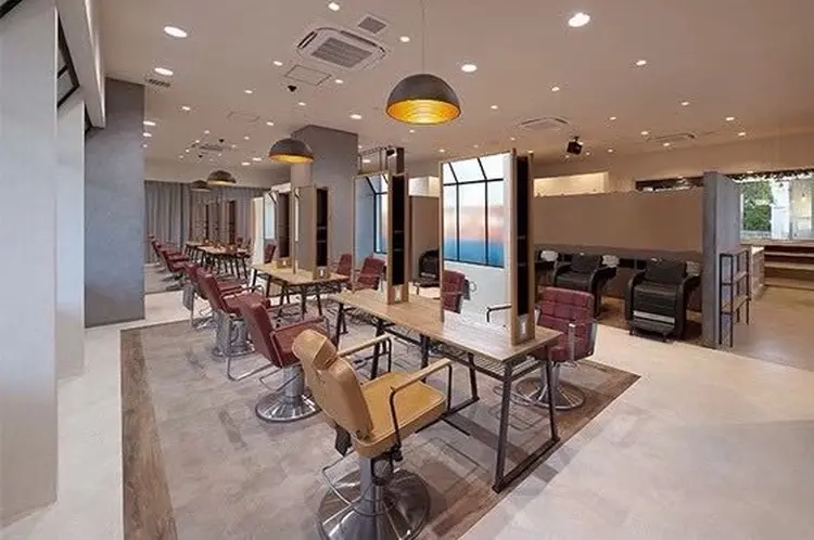 ラッシュの内観・外観2