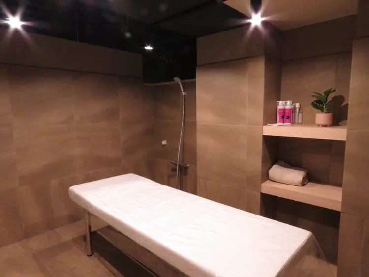 ZAIONの内観・外観1