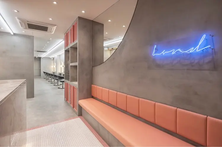 SALOWIN新宿三丁目South店の内観・外観1