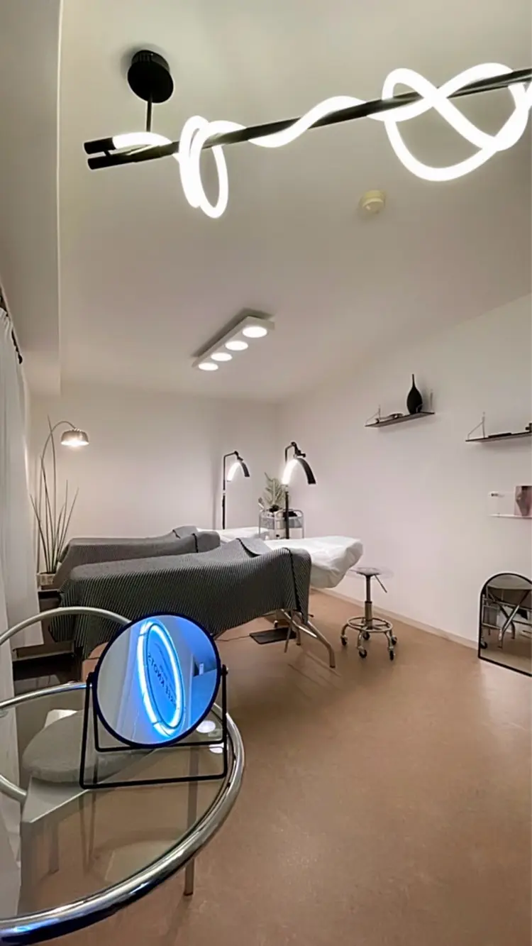 THREE KNOTSの内観・外観1