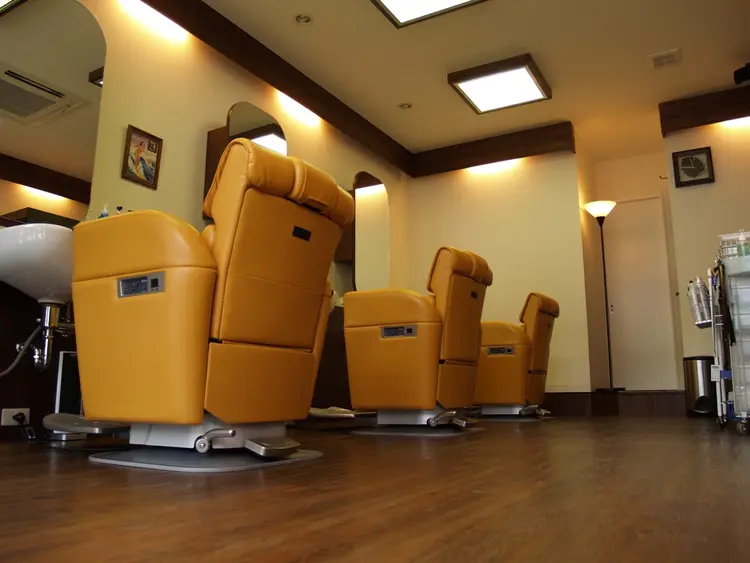 ヘアーデザイン ククイの内観・外観3