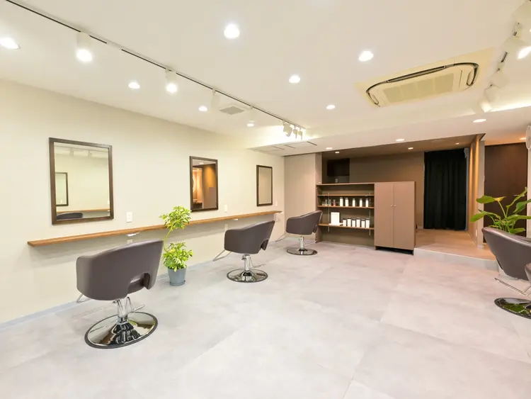 ROOMの内観・外観1