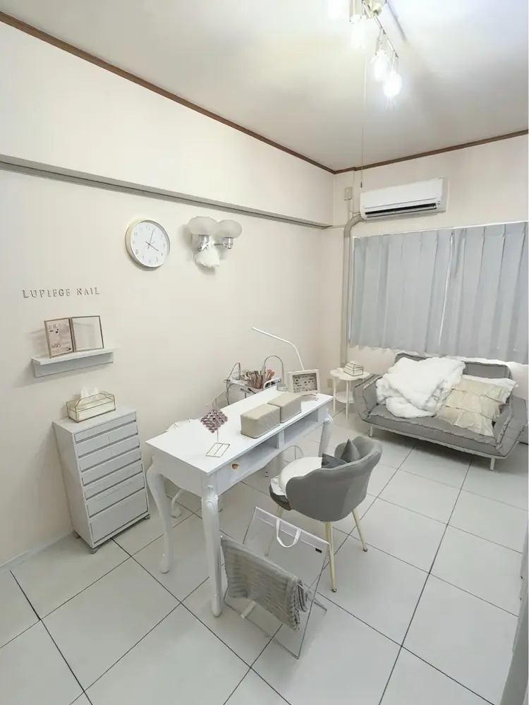 A nailの内観・外観1