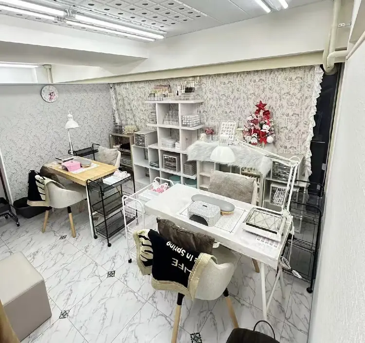 Y2 nail salonの内観・外観3