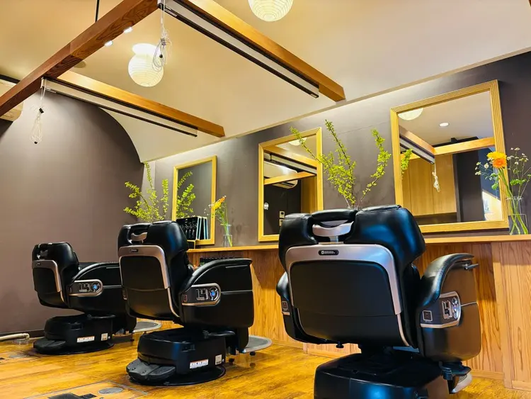 ヘアーアソシエイワイの内観・外観2