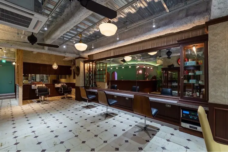 threeの内観・外観3