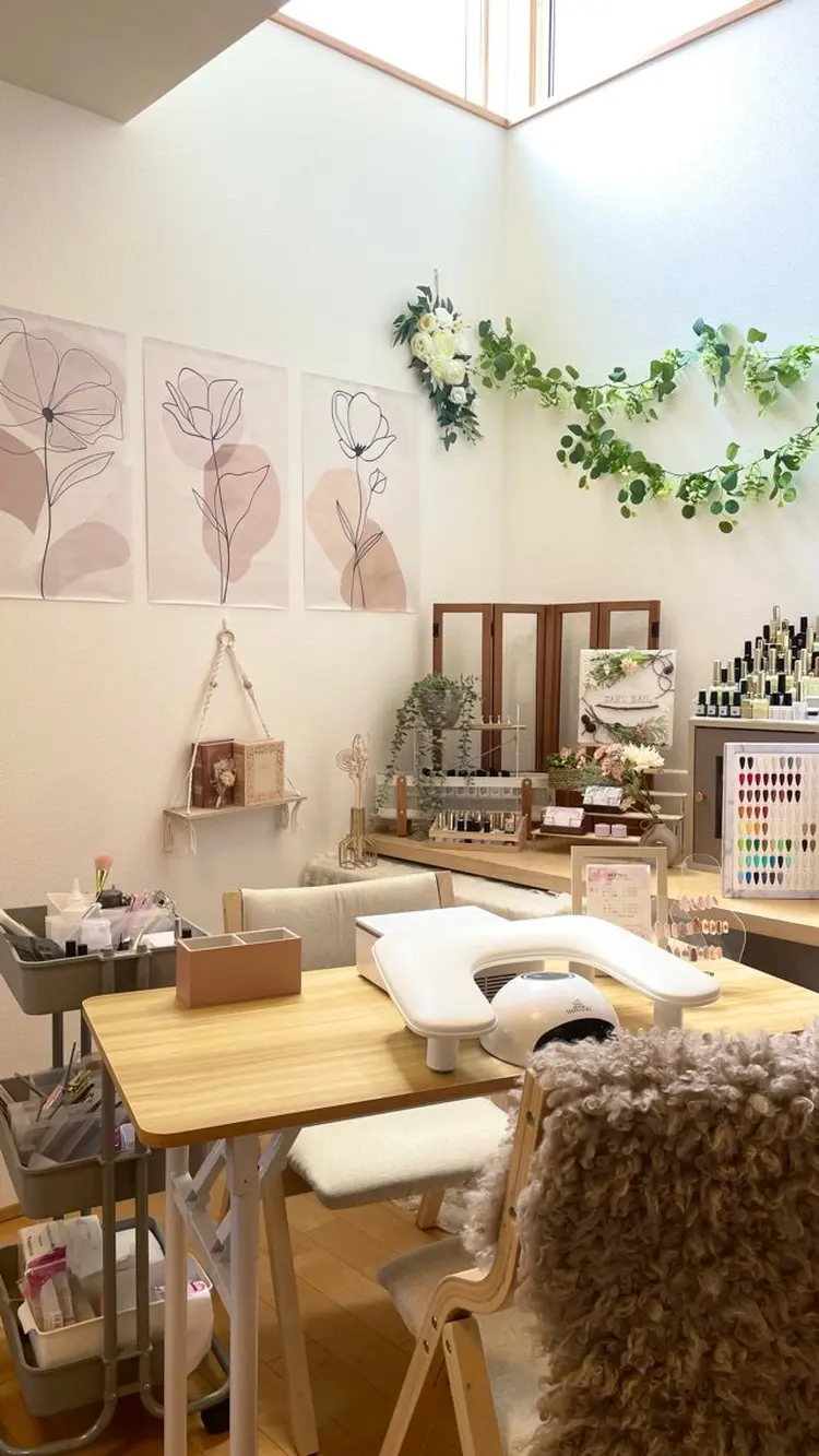 SAKU NAILの内観・外観1