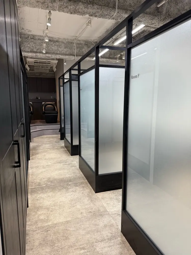 SALOWIN梅田茶屋町North店の内観・外観2