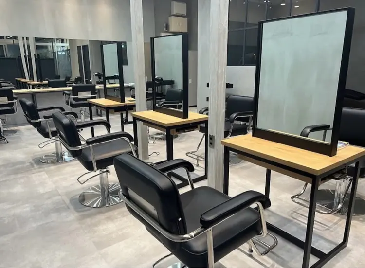 La fith  hair wille 福山店の内観・外観2