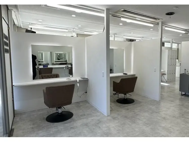 4cm金沢駅西店の内観・外観1