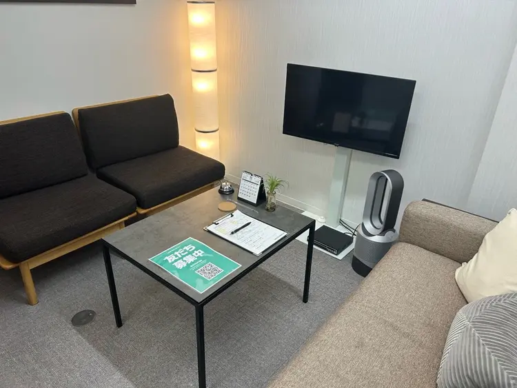 メンズ&レディース脱毛専門サロンBRIDGEの内観・外観3