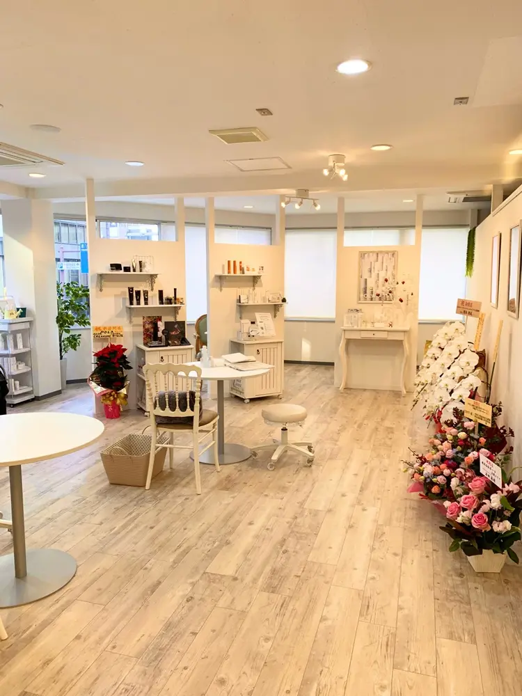 POLA梅田太融寺店の内観・外観1