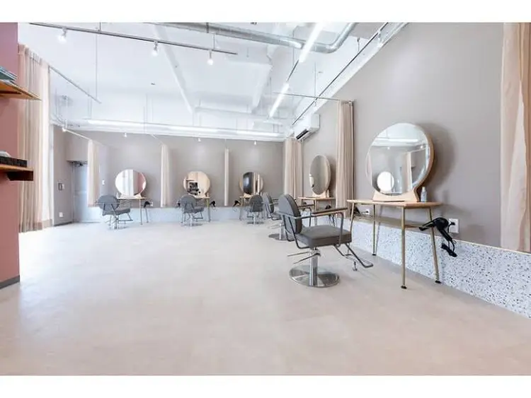 TELAHAIR岩槻店の内観・外観2