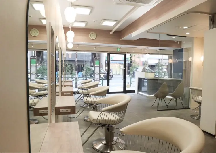 ヘアメイクニューヨーク根津店の内観・外観2