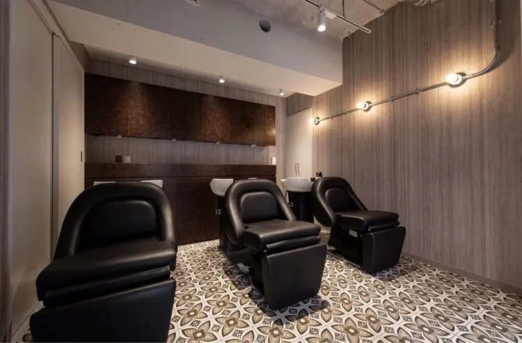 SALOWIN調布店の内観・外観3