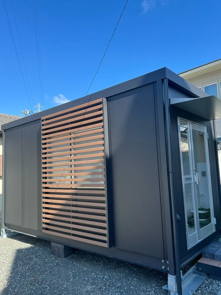 ネイルルームリプティの内観・外観1