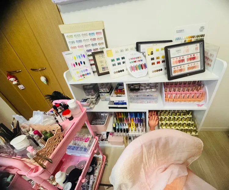 Michan Nailの内観・外観1